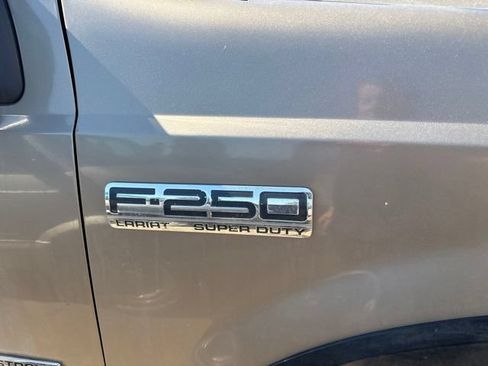 Used 2005 Ford F250 Lariat AWD/4WD image 9