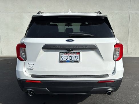 Certified 2023 Ford Explorer XLT w/ Equipment Group 202A image 3