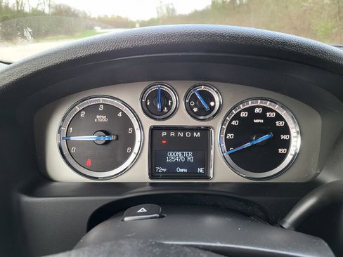 Used 2011 Cadillac Escalade ESV Luxury image 17