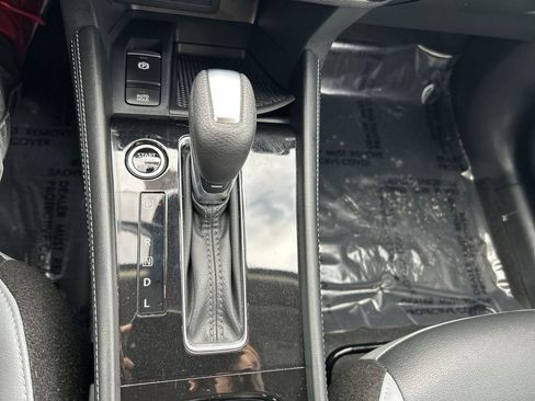 Used 2024 Nissan Kicks SR w/ SR Premium Package image 19