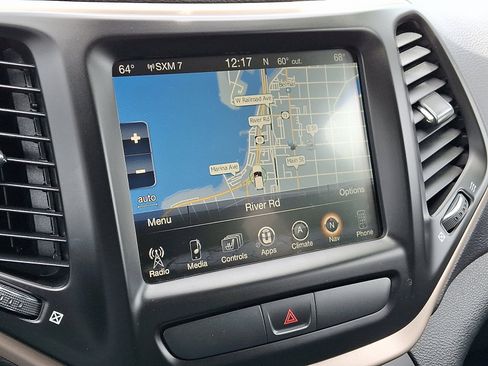 Used 2017 Jeep Cherokee Limited AWD/4WD image 17