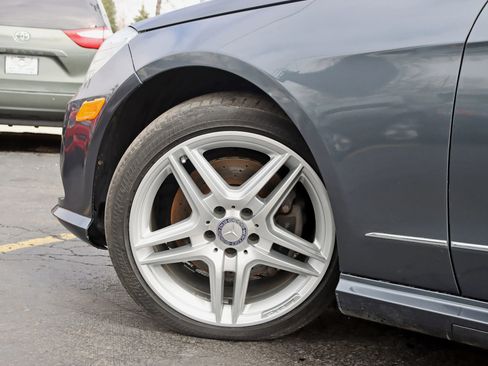 Used 2013 Mercedes-Benz E 350 4MATIC Sedan image 15