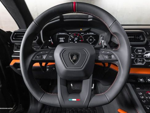 Used 2025 Lamborghini Urus SE image 27