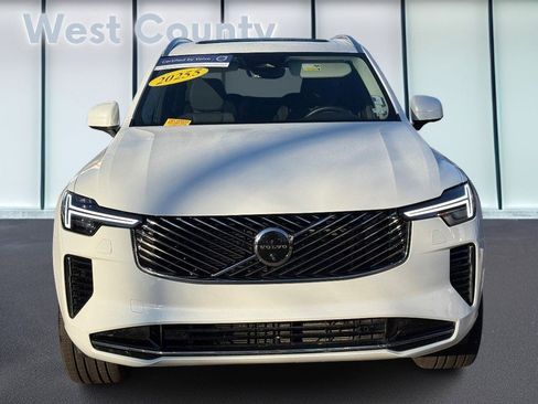 Certified 2025 Volvo XC90 B6 Plus image 10