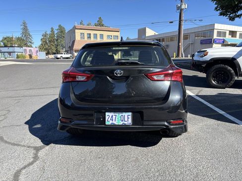 Used 2018 Toyota Corolla iM w/ All-Weather Mat Package FWD image 4