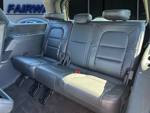 Used 2022 Lincoln Navigator Reserve AWD/4WD image 12