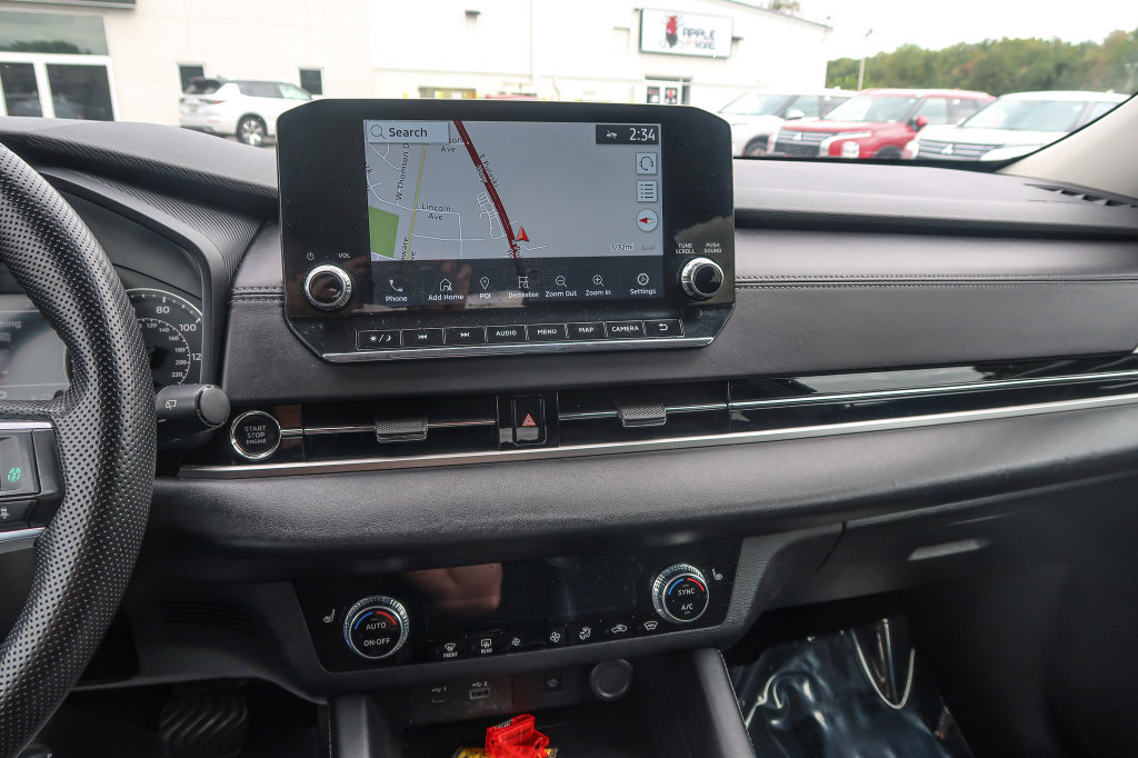 Used 2024 Mitsubishi Outlander AWD image 28