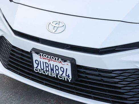 Used 2025 Toyota Camry LE image 6