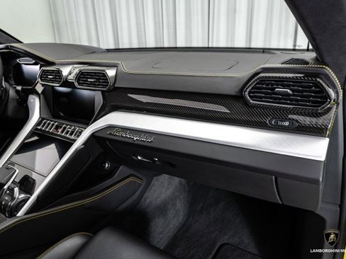 Used 2019 Lamborghini Urus image 46