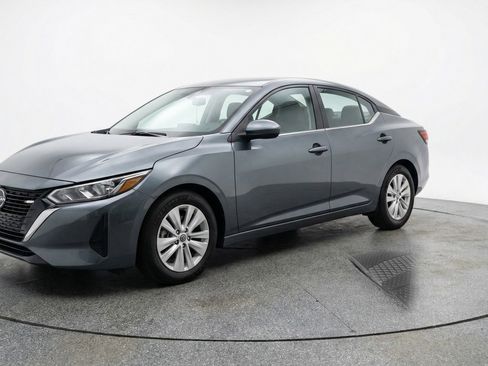 Used 2025 Nissan Sentra S image 3