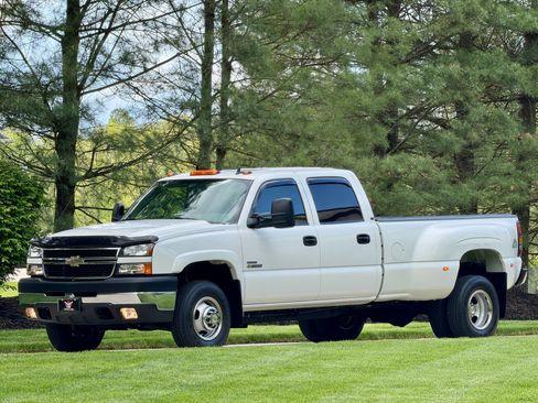 Used 2007 Chevrolet Silverado 3500 LT w/ Heavy-Duty Power Package AWD/4WD image 18