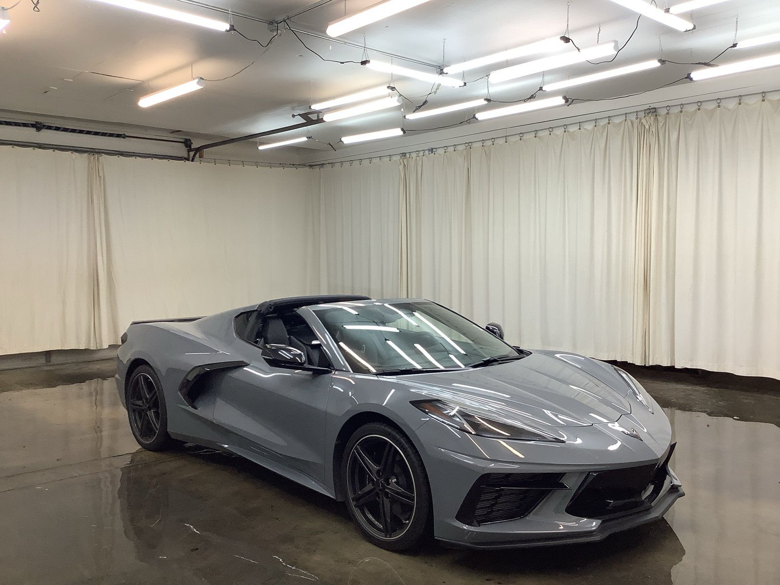 Used 2024 Chevrolet Corvette Stingray Coupe w/ 1LT RWD image 3