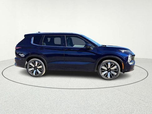 New 2026 Mitsubishi Outlander SEL image 8