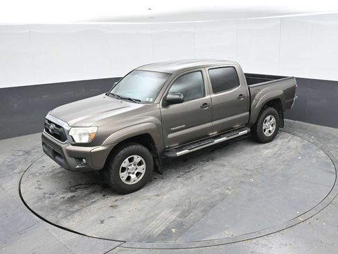Used 2013 Toyota Tacoma PreRunner w/ SR5 Pkg RWD image 15