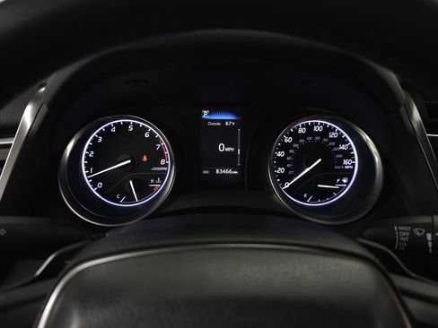 Used 2018 Toyota Camry SE image 16