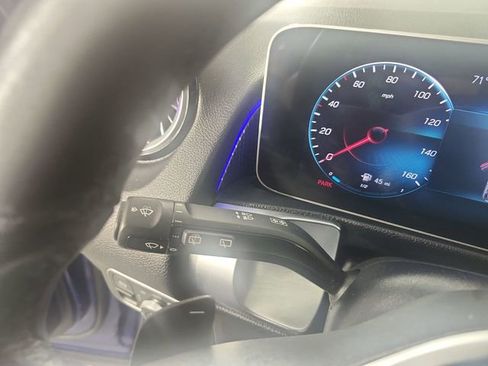 Used 2021 Mercedes-Benz GLB 250 4MATIC image 14