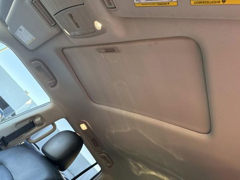 Used 2023 Nissan Armada SL w/ Captain's Chairs Package image 47