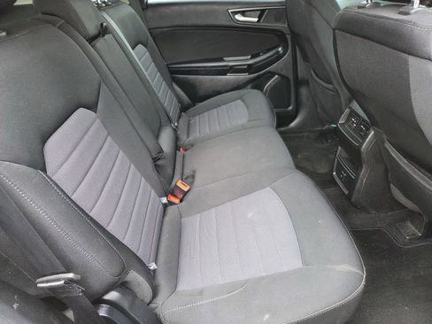 Used 2018 Ford Edge SE image 13