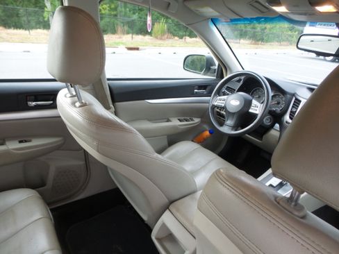 Used 2014 Subaru Outback 2.5i AWD/4WD image 29