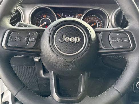 Used 2023 Jeep Wrangler Sport S image 14