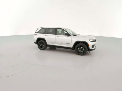 New 2025 Jeep Grand Cherokee Limited w/ Black Appearance Package image 15