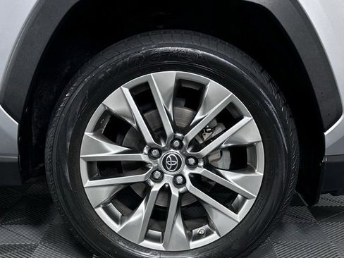 Used 2019 Toyota RAV4 XLE Premium image 10