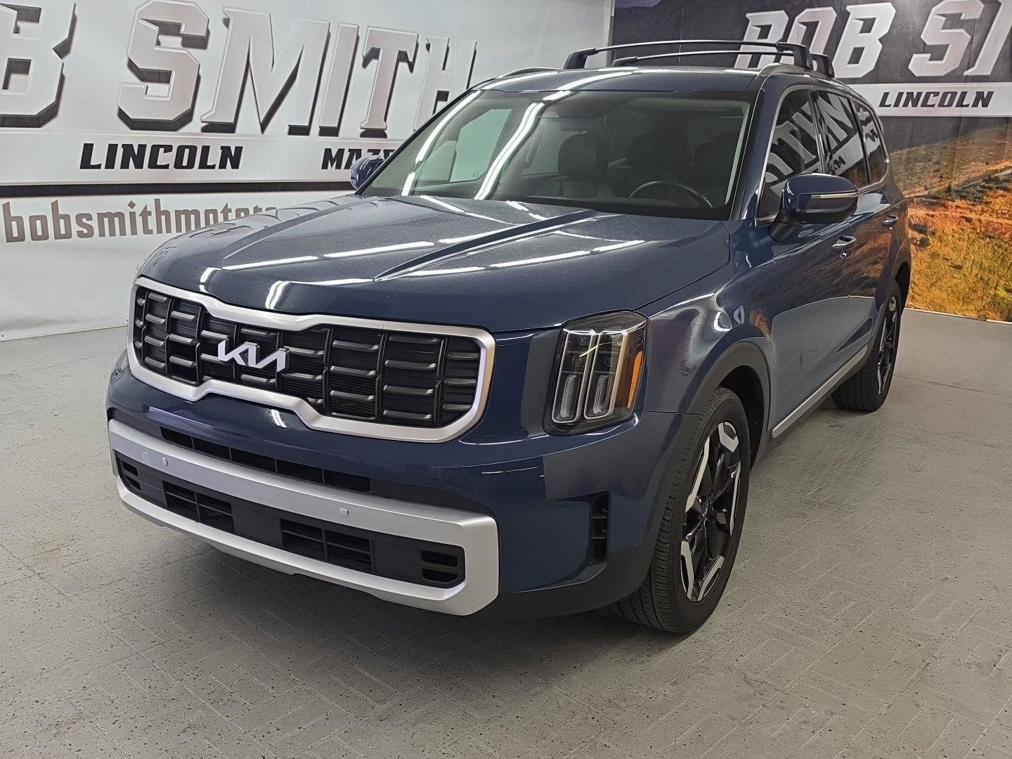 Used 2025 Kia Telluride S AWD/4WD image 18