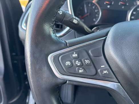 Used 2022 Chevrolet Equinox LT w/ Driver Convenience Package image 21