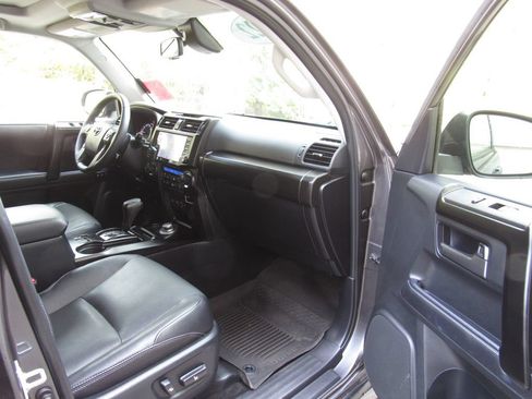 Used 2022 Toyota 4Runner Limited AWD/4WD image 17