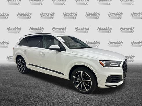 Used 2020 Audi Q7 3.0T Premium Plus image 2