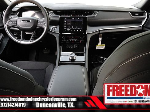 New 2025 Jeep Grand Cherokee Laredo X image 11