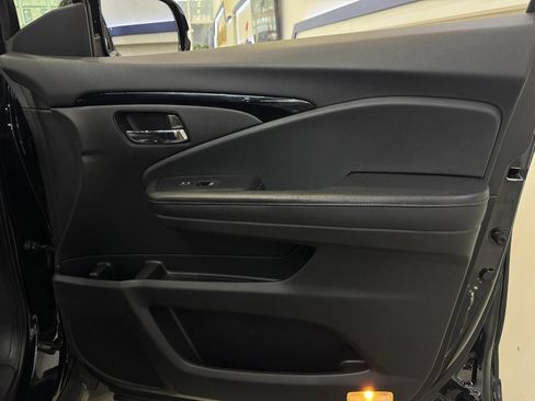 Used 2017 Honda Pilot Touring image 34