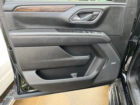 Used 2023 Chevrolet Suburban Premier w/ Advanced Technology Package image 11