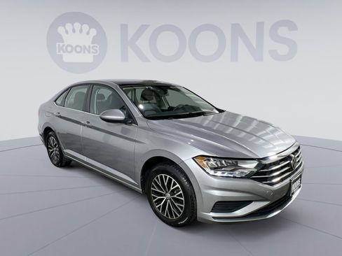 Used 2021 Volkswagen Jetta SE w/ SE Cold Weather Package image 10