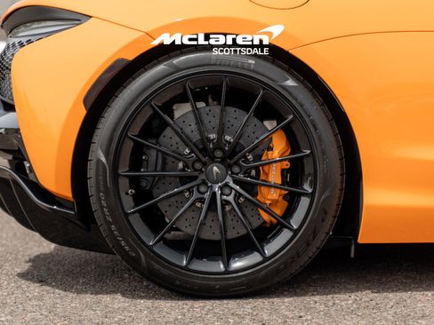 Used 2026 McLaren Artura Spider RWD image 28