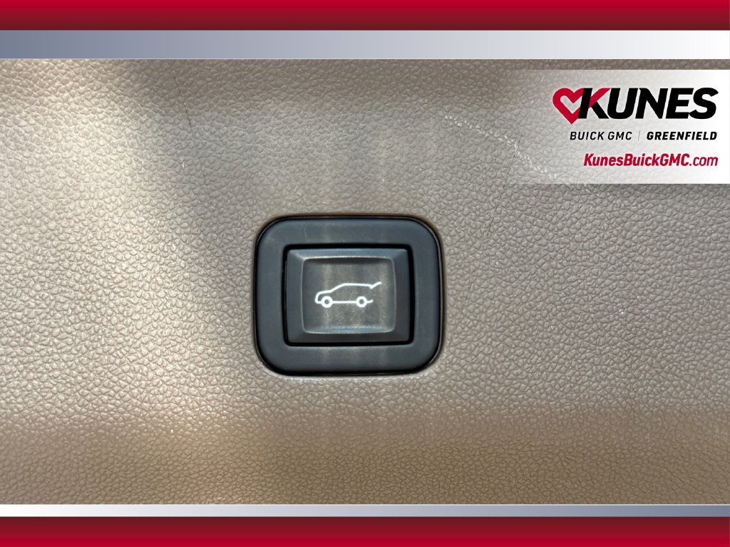 Used 2023 GMC Yukon XL Denali AWD/4WD image 46