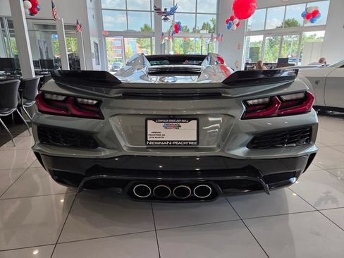Used 2024 Chevrolet Corvette Z06 RWD image 5