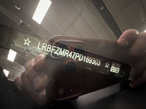 Used 2023 Buick Envision Preferred image 32