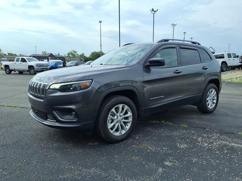 Certified 2022 Jeep Cherokee Latitude Lux w/ Sun & Sound Group AWD/4WD image 3