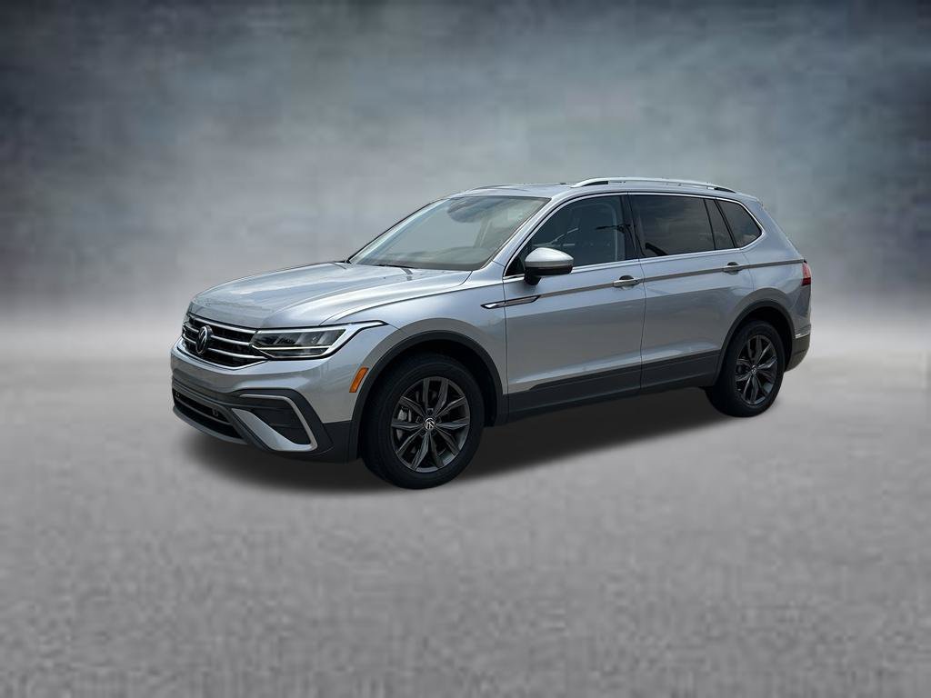 Certified 2023 Volkswagen Tiguan SE w/ Panoramic Sunroof Package FWD image 2