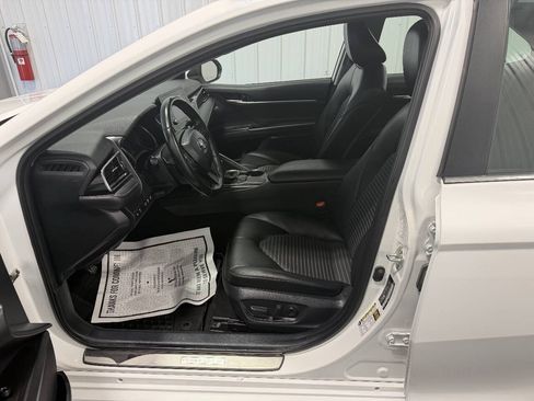 Used 2023 Toyota Camry SE FWD image 6