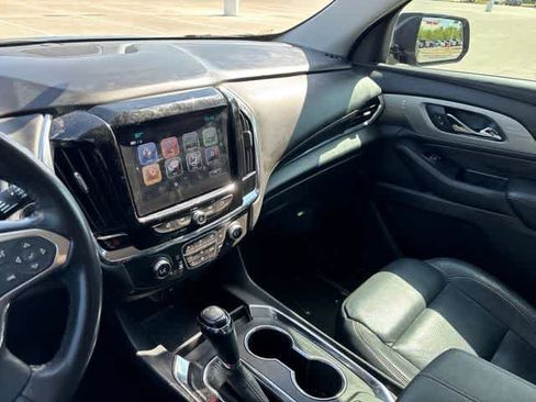 Used 2019 Chevrolet Traverse LT FWD image 20