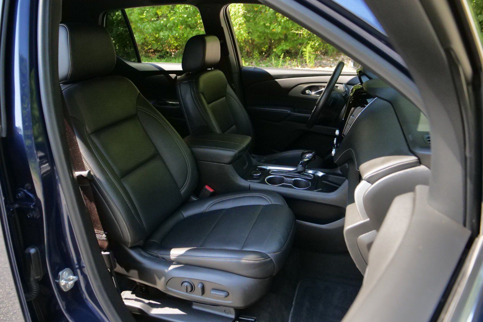 Used 2022 Chevrolet Traverse LT AWD/4WD image 36