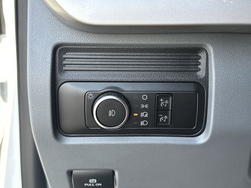 New 2025 Ford F550 4x4 SuperCab Super Duty image 13