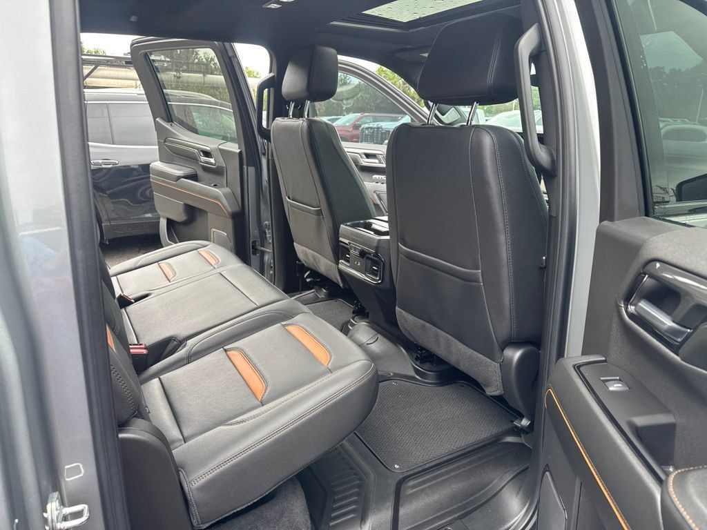 Certified 2024 GMC Sierra 1500 AT4 w/ Technology Package AWD/4WD image 18