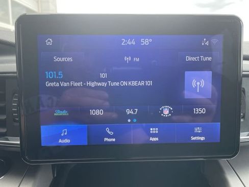Used 2024 Ford Explorer XLT w/ Equipment Group 202A AWD/4WD image 16