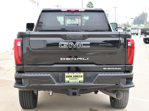 New 2026 GMC Sierra 2500 Denali w/ Denali Reserve Package AWD/4WD image 9