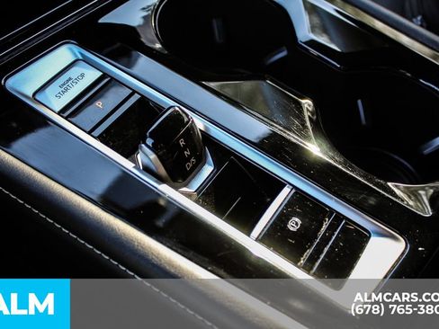 Used 2024 Volkswagen Atlas SE image 40