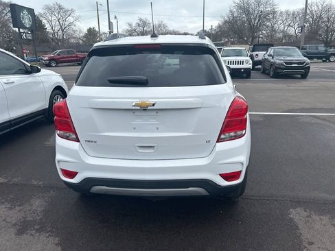 Used 2020 Chevrolet Trax LT w/ Sun & Sound Package FWD image 6
