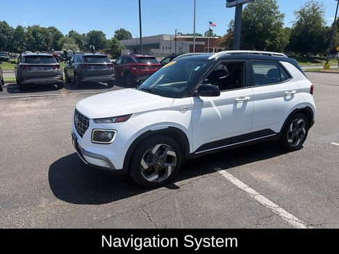 Certified 2023 Hyundai Venue Limited FWD image 7